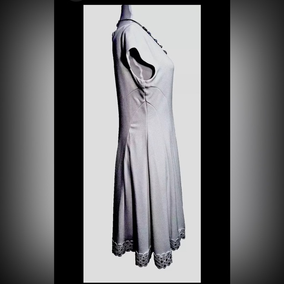 NWT Sandra Darren Ivory Scuba Crepe Knit Dress Size 10 Necklace Sold Separately - Picture 4 of 14